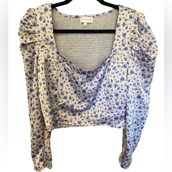 LOST + WANDER Violetta Sweetheart Neck Puff Sleeve Floral Crop Top Purple Large - Picture 3 of 7